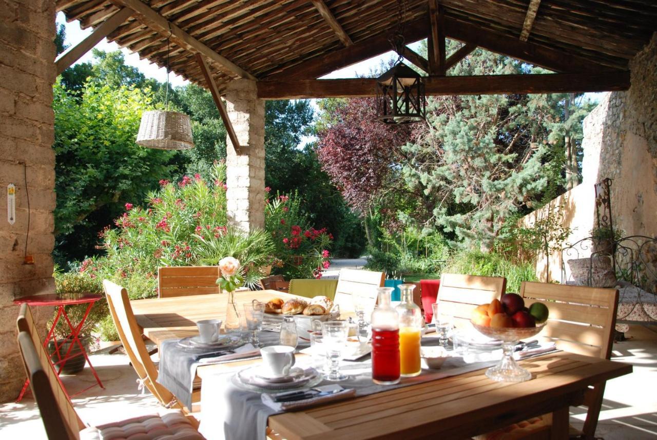 Le Moulin Des Pinchinats Bed and Breakfast Aix-en-Provence Exteriör bild